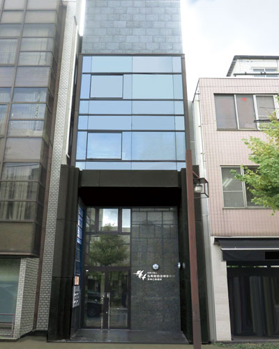 �r�_��������